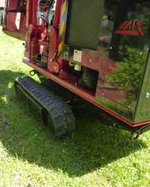 Slope compensation excavator